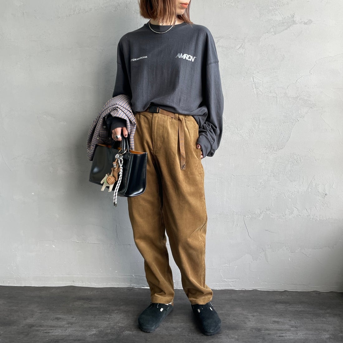 GRAMiCCi [グラミチ] 別注 コーデュロイ エブリデイパンツ [GUP5-F1022-JF] CAMEL &&モデル身長：158cm 着用サイズ：S&&