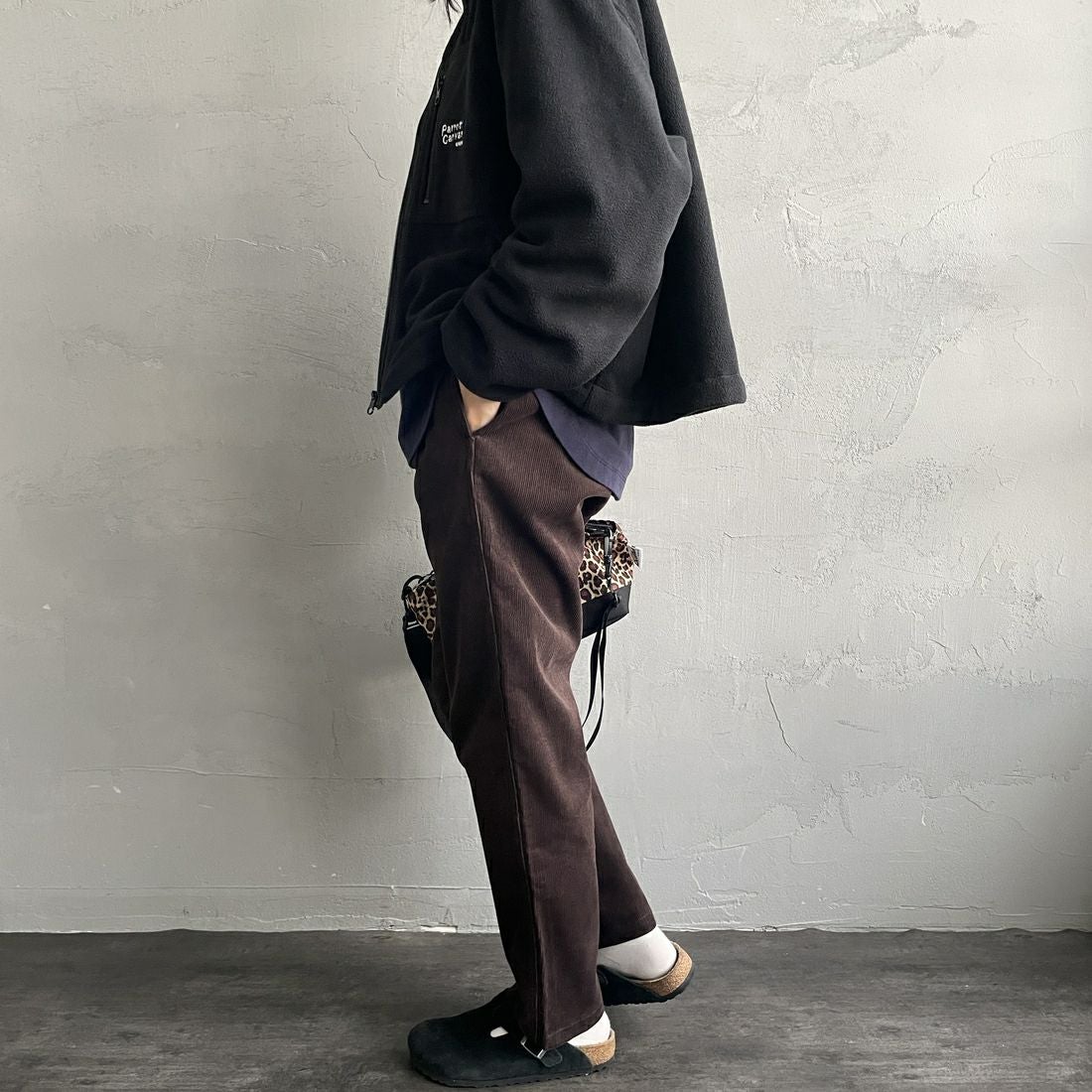 GRAMiCCi [グラミチ] 別注 コーデュロイ エブリデイパンツ [GUP5-F1022-JF] D.BROWN &&モデル身長：160cm 着用サイズ：S&&