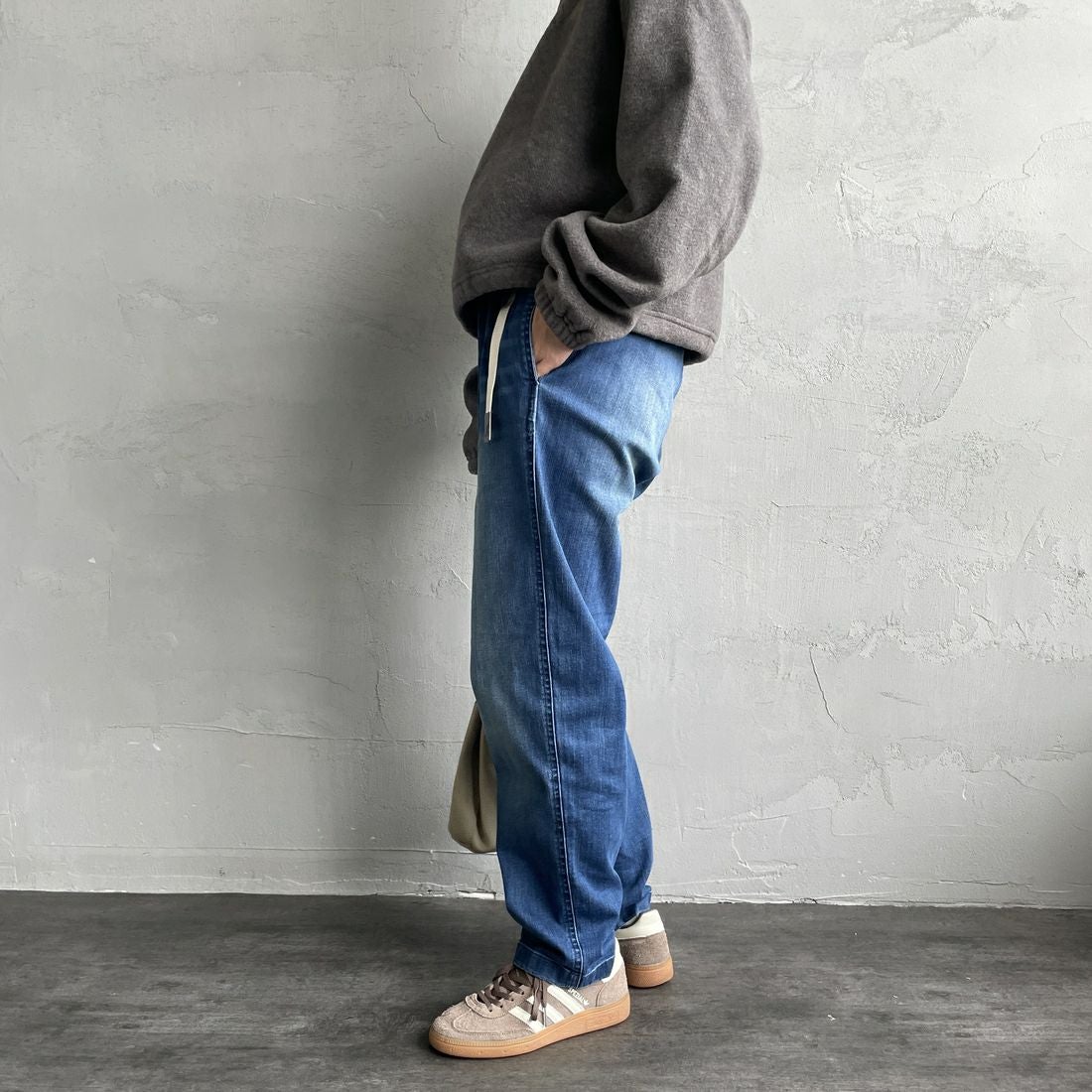 GRAMiCCi [グラミチ] 別注 ストレッチデニム エブリデイパンツ [GUP5-F1023-JF] D.USED BLU &&モデル身長：158cm 着用サイズ：S&&