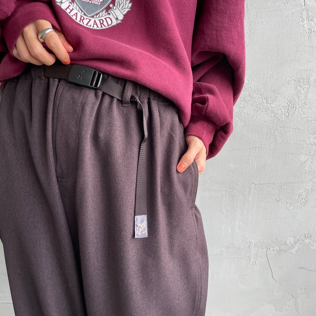 Gramicci [グラミチ] 別注 ワイドデニムパンツ [GUP5-F1089-JF] BROWN &&モデル身長：158cm 着用サイズ：S&