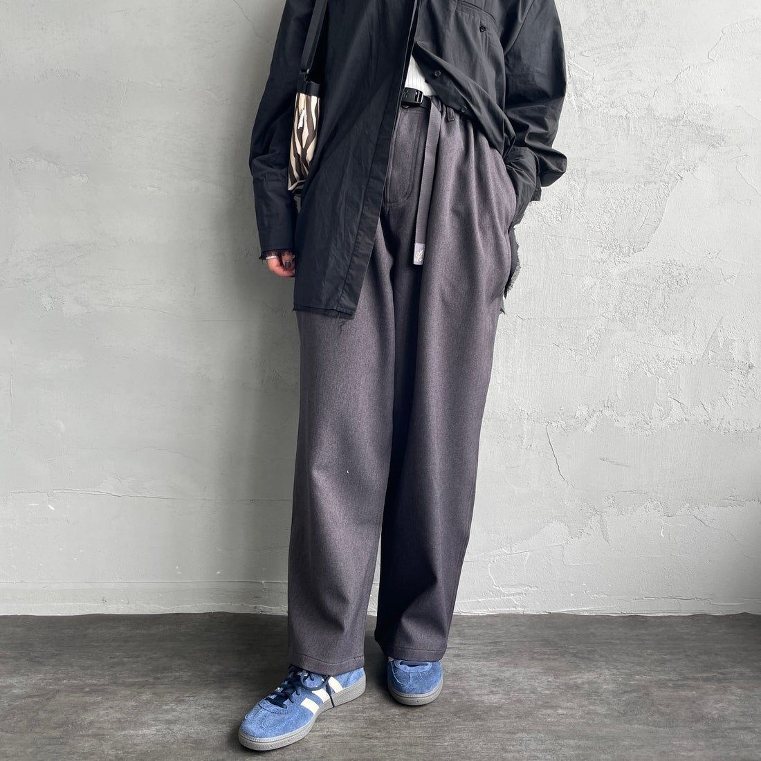 GRAMiCCi [グラミチ] 別注 ワイドデニムパンツ [GUP5-F1089-JF] CHARCOAL &&モデル身長：160cm 着用サイズ：S&&