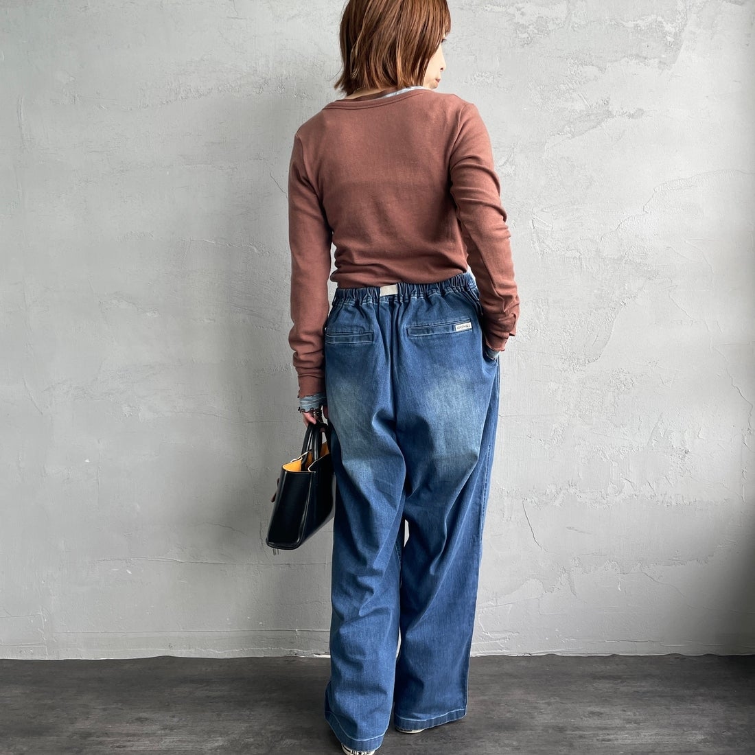 GRAMiCCi [グラミチ] 別注 ワイドデニムパンツ [GUP5-F1089-JF] D.USED BLU &&モデル身長：158cm 着用サイズ：S&&