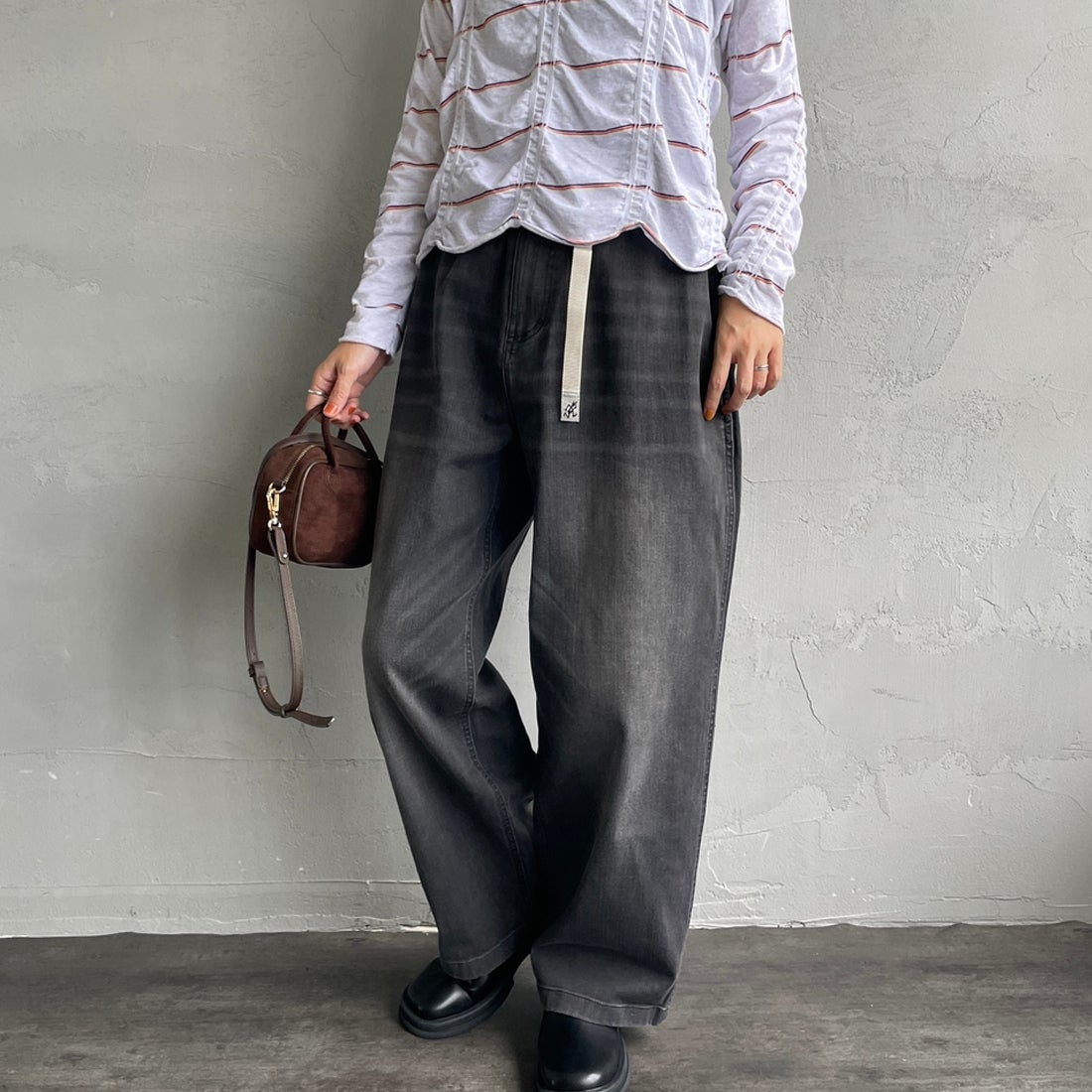 GRAMiCCi [グラミチ] 別注 ワイドデニムパンツ [GUP5-F1089-JF] BLK USED &&モデル身長：160cm 着用サイズ：XS&&