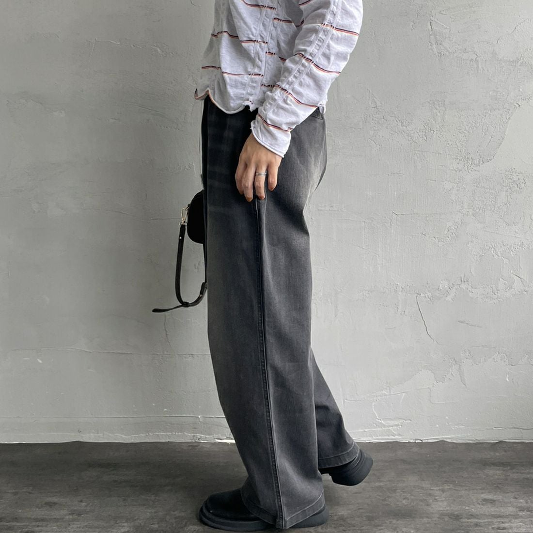 GRAMiCCi [グラミチ] 別注 ワイドデニムパンツ [GUP5-F1089-JF] BLK USED &&モデル身長：160cm 着用サイズ：XS&&