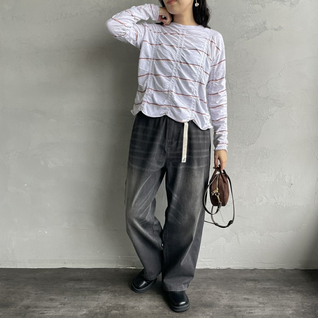 GRAMiCCi [グラミチ] 別注 ワイドデニムパンツ [GUP5-F1089-JF] BLK USED &&モデル身長：160cm 着用サイズ：XS&&