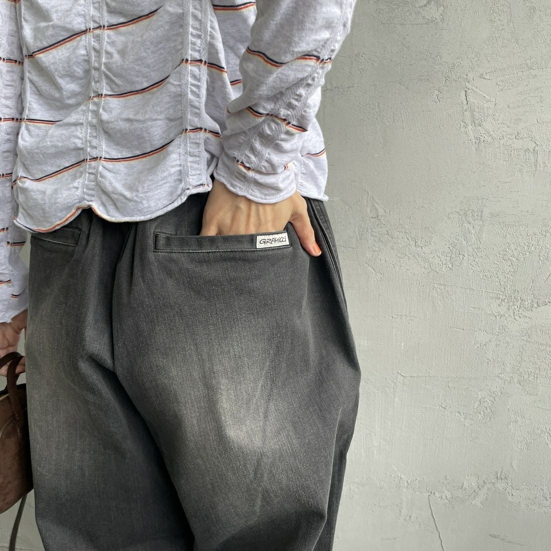 GRAMiCCi [グラミチ] 別注 ワイドデニムパンツ [GUP5-F1089-JF] BLK USED &&モデル身長：160cm 着用サイズ：XS&&