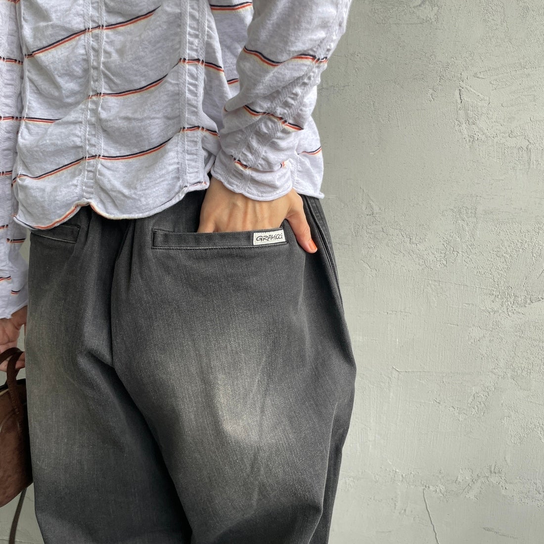 GRAMiCCi [グラミチ] 別注 ワイドデニムパンツ [GUP5-F1089-JF] BLK USED &&モデル身長：160cm 着用サイズ：XS&&