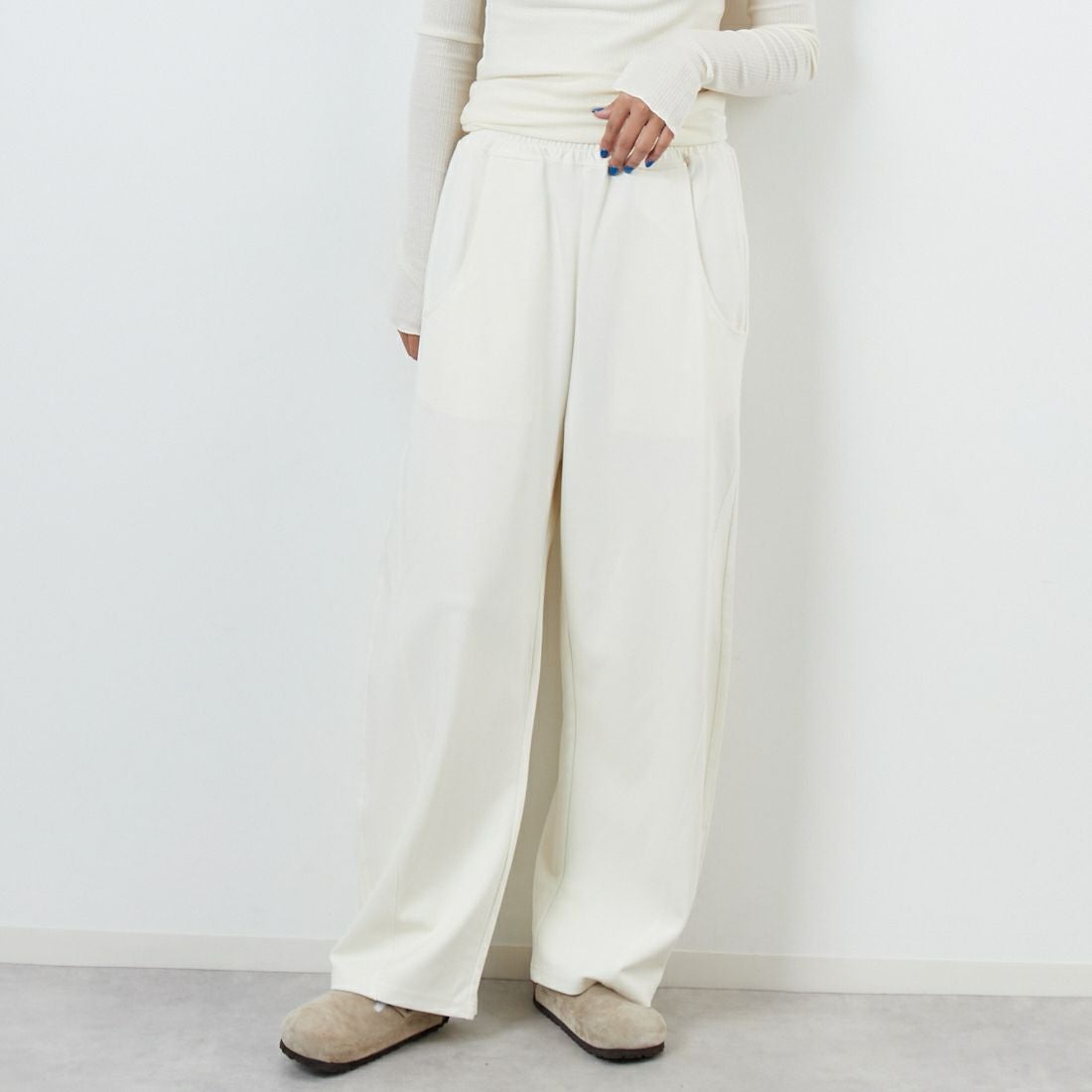 DIGNITE COLLIER [ディニテコリエ] カットカーブパンツ [80256045] 031 ｵﾌ &&モデル身長：167cm 着用サイズ：F&&