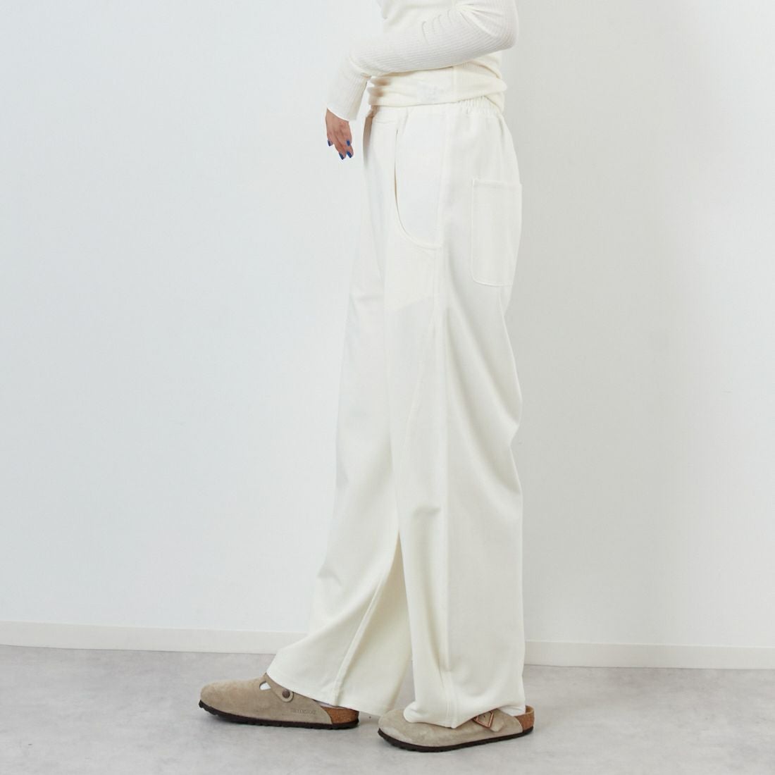 DIGNITE COLLIER [ディニテコリエ] カットカーブパンツ [80256045] 031 ｵﾌ &&モデル身長：167cm 着用サイズ：F&&