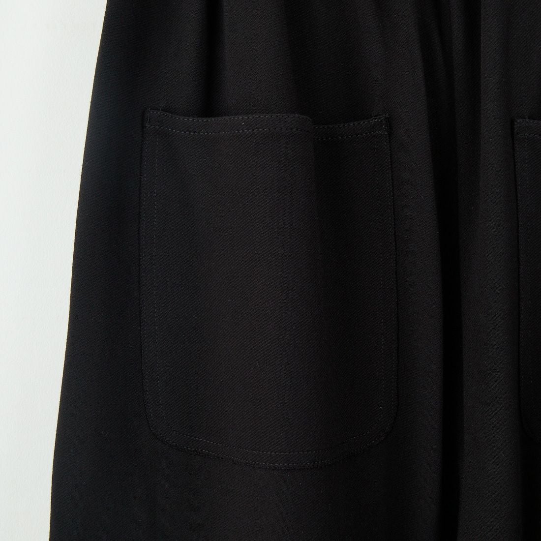 DIGNITE COLLIER [ディニテコリエ] カットカーブパンツ [80256045] 004 ﾌﾞﾗｯｸ