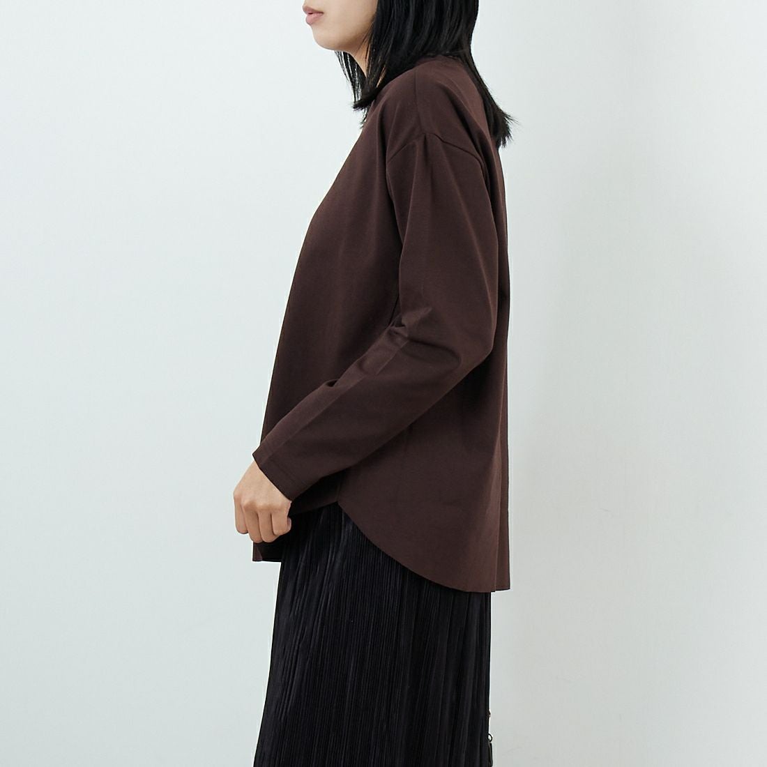 DIGNITE COLLIER [ディニテコリエ] 裾切替長袖カットソー [80990210-2] 037 ﾌﾞﾗｳﾝ &&モデル身長：167cm 着用サイズ：F&&