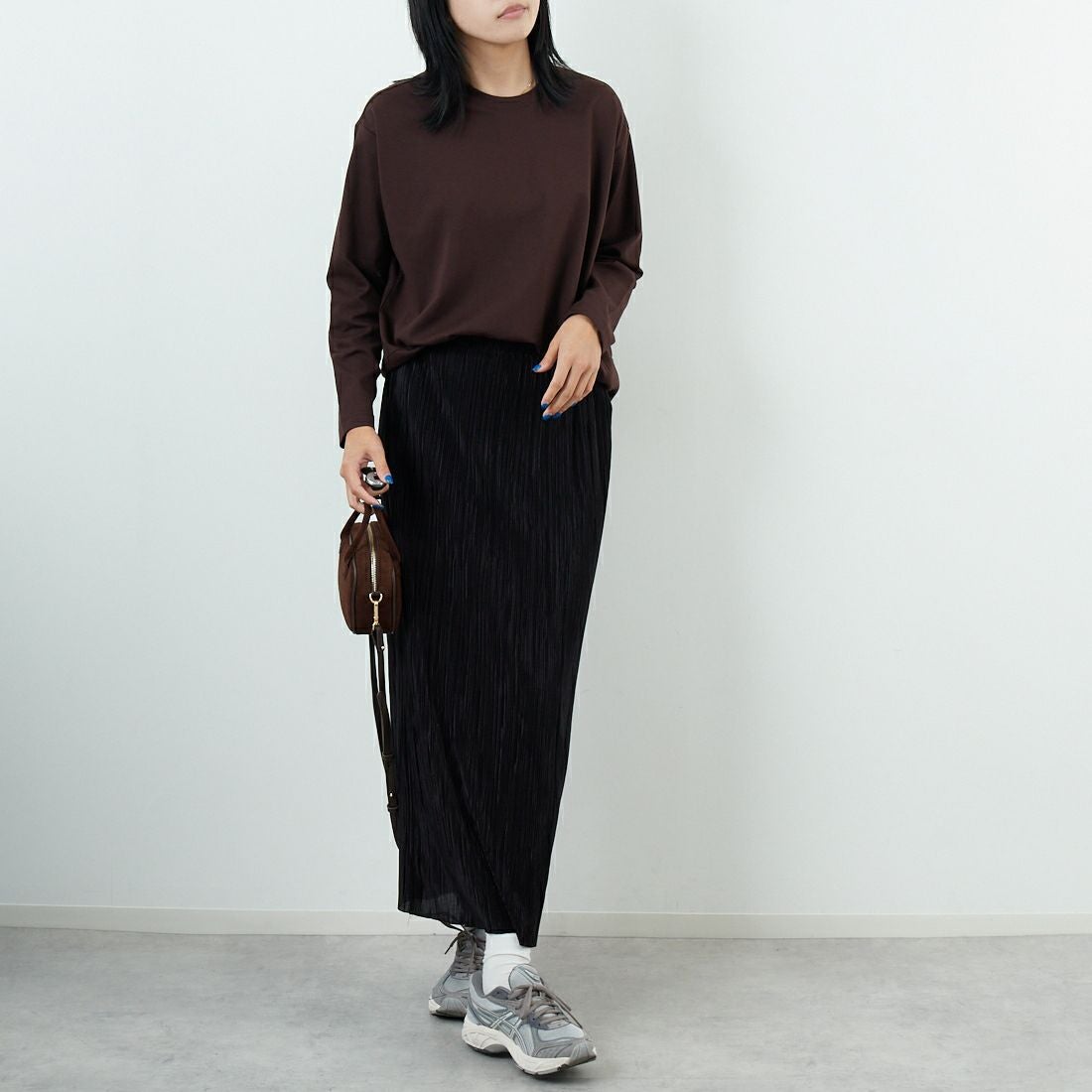 DIGNITE COLLIER [ディニテコリエ] 裾切替長袖カットソー [80990210-2] 037 ﾌﾞﾗｳﾝ &&モデル身長：167cm 着用サイズ：F&&