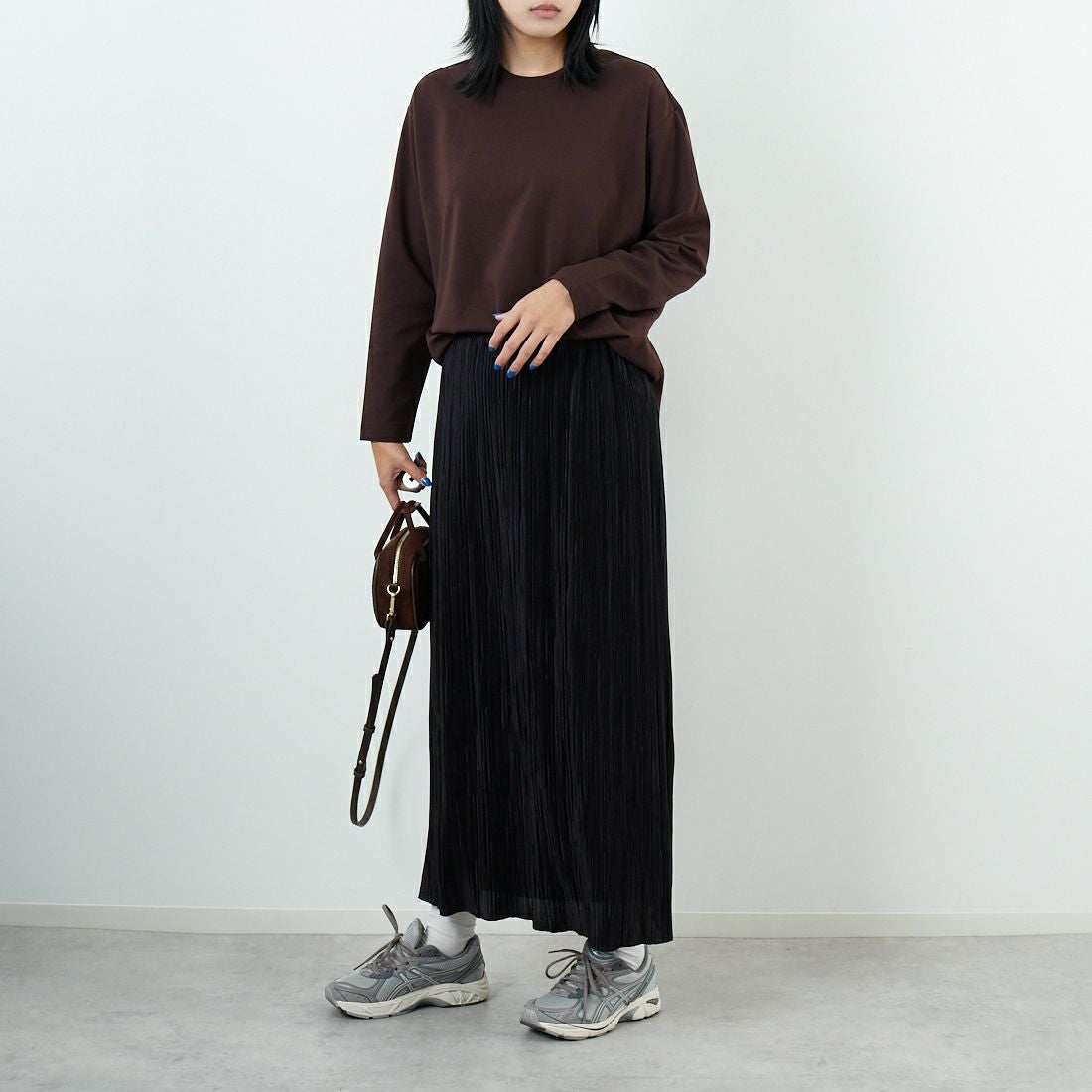 DIGNITE COLLIER [ディニテコリエ] 裾切替長袖カットソー [80990210-2] 037 ﾌﾞﾗｳﾝ &&モデル身長：167cm 着用サイズ：F&&