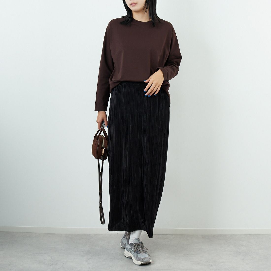 DIGNITE COLLIER [ディニテコリエ] 裾切替長袖カットソー [80990210-2] 037 ﾌﾞﾗｳﾝ &&モデル身長：167cm 着用サイズ：F&&