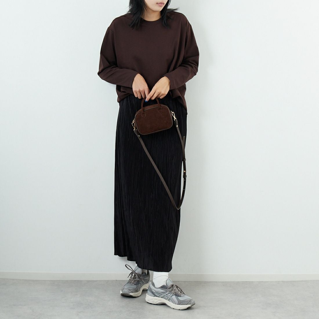 DIGNITE COLLIER [ディニテコリエ] 裾切替長袖カットソー [80990210-2] 037 ﾌﾞﾗｳﾝ &&モデル身長：167cm 着用サイズ：F&&