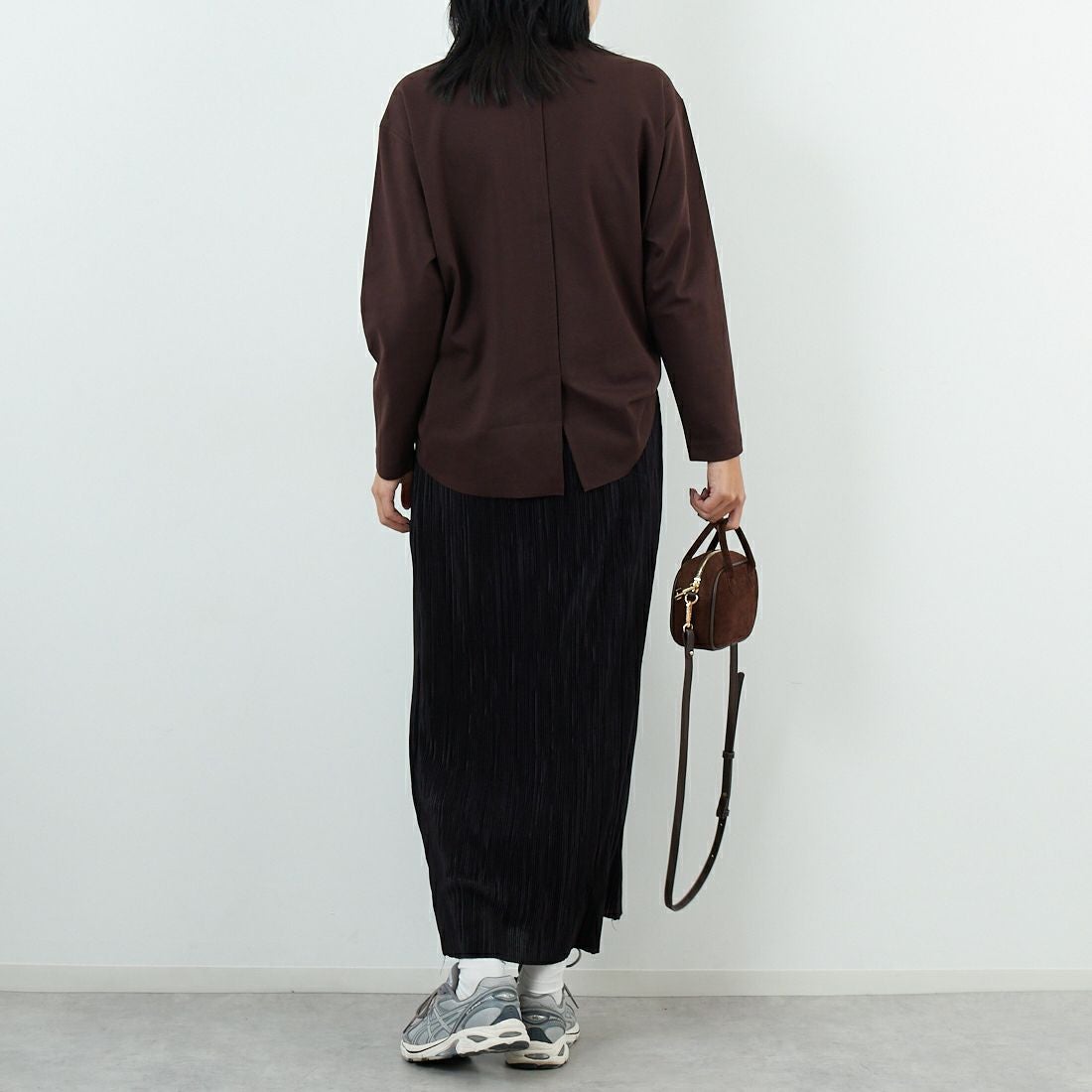 DIGNITE COLLIER [ディニテコリエ] 裾切替長袖カットソー [80990210-2] 037 ﾌﾞﾗｳﾝ &&モデル身長：167cm 着用サイズ：F&&