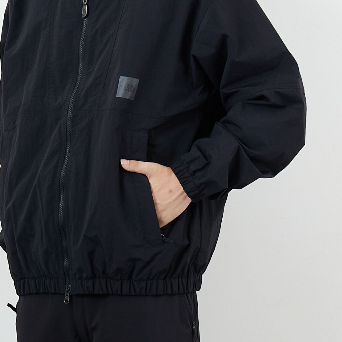THE NORTH FACE [ザ ノースフェイス] エンライドトラックジャケット [NP22560] K &&モデル身長：179cm 着用サイズ：M&&