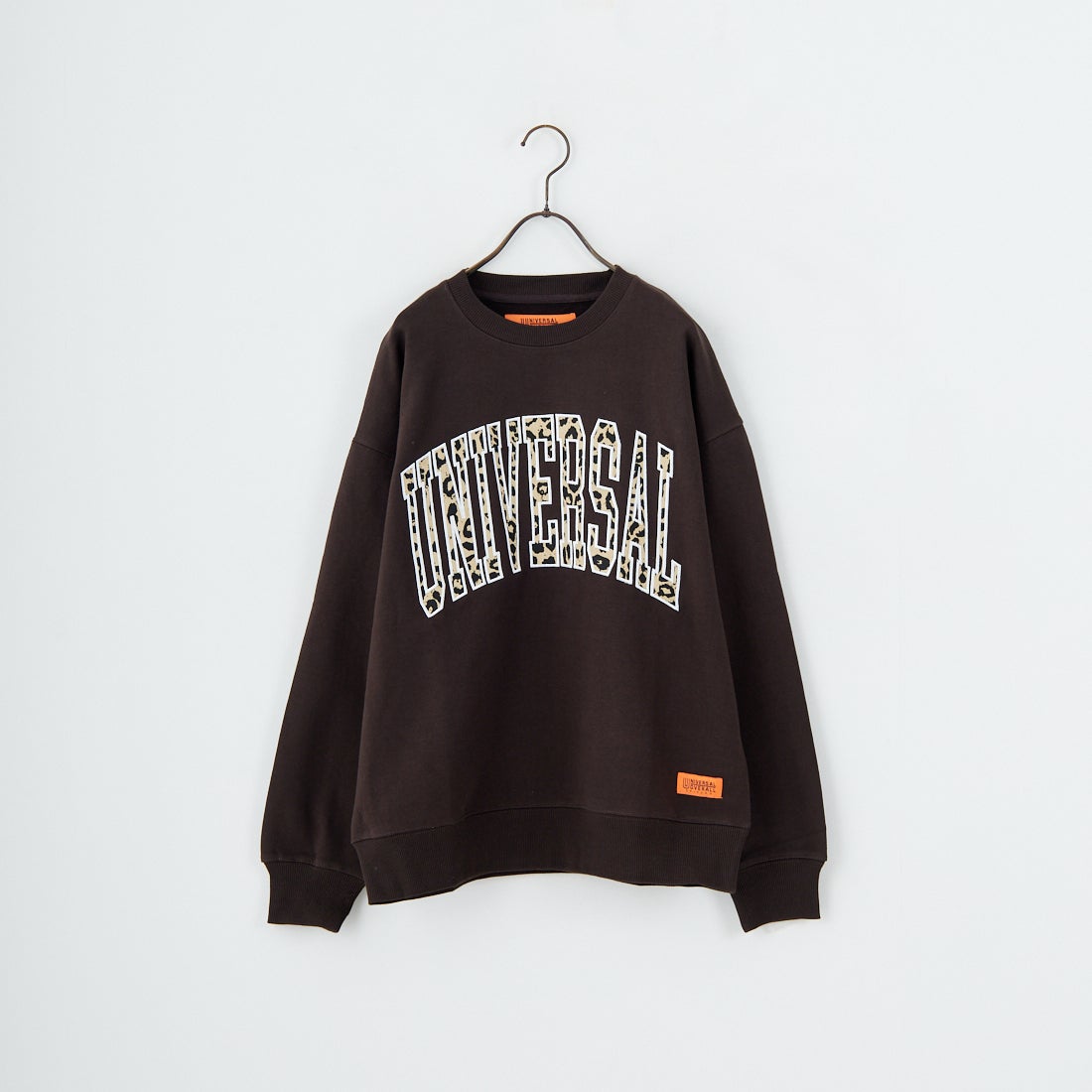 UNIVERSAL OVERALL [ユニバーサルオーバーオール] 別注 カレッジロゴデザイン クルーネックスウェット [U2531228IN-JF] BROWN
