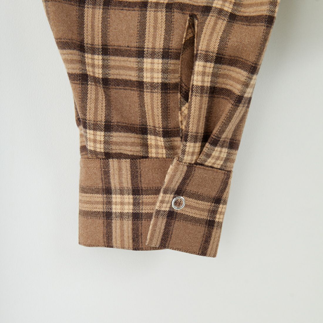 UNIVERSAL OVERALL [ユニバーサルオーバーオール] 別注 ショート丈ビッグポケットシャツ [U2533158IN-JF] BEIGE