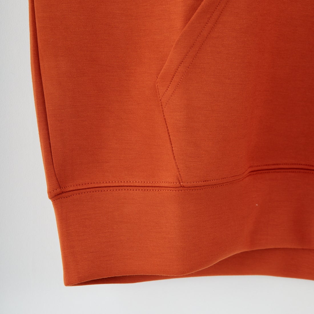 UNIVERSAL OVERALL [ユニバーサルオーバーオール] 別注 ワンポイントロゴ刺繍 ポンチ スウェットパーカー [U2531230IN-JF] ORANGE
