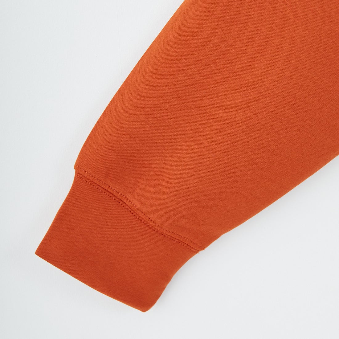 UNIVERSAL OVERALL [ユニバーサルオーバーオール] 別注 ワンポイントロゴ刺繍 ポンチ スウェットパーカー [U2531230IN-JF] ORANGE