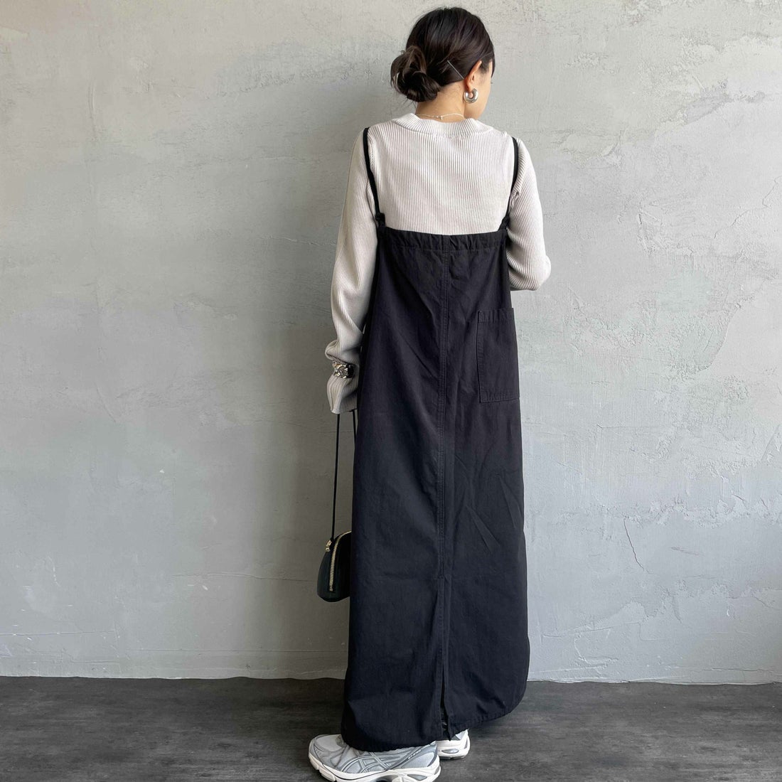 nenom [ネノム] ラメ配色ラインリブニット [NE24131024] 05 L.GRAY &&モデル身長：150cm 着用サイズ：F&&
