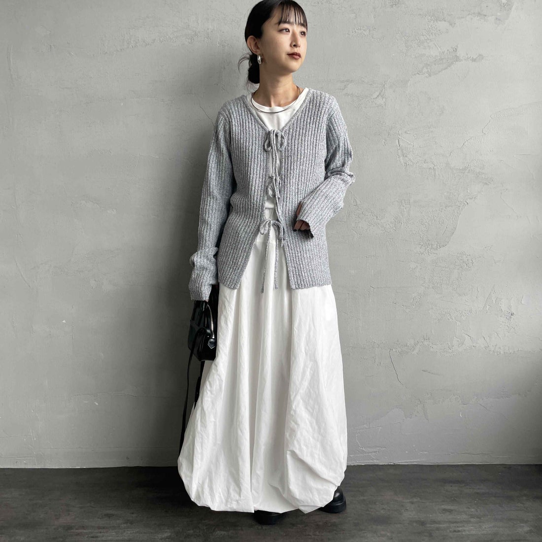 nenom [ネノム] 2WAY メランジリボンニットカーディガン [NE25131026] 07 GRAY &&モデル身長：150cm 着用サイズ：F&&