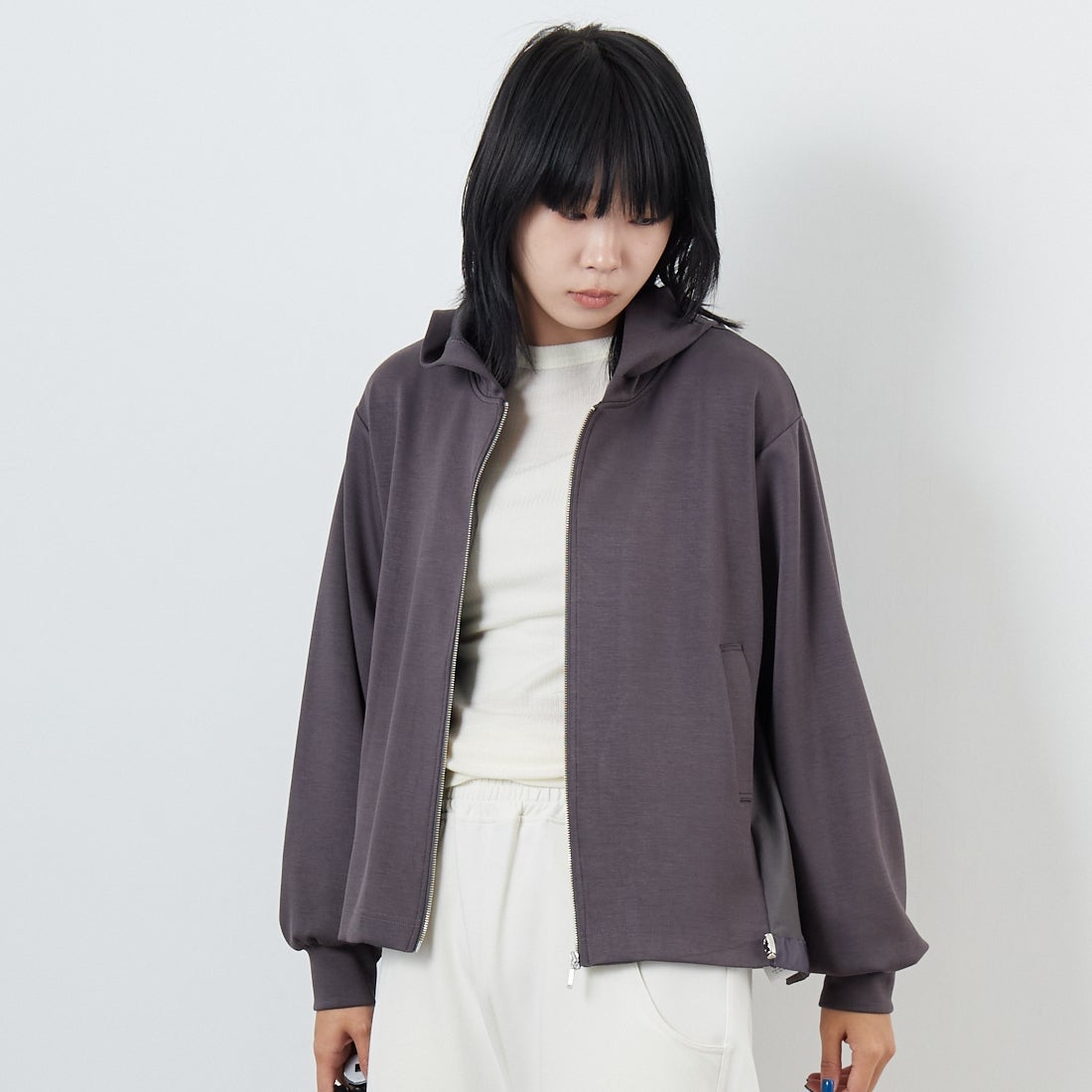 Jeans Factory Clothes [ジーンズファクトリークローズ] ボンディング異素材切替パーカー [21256053] 003 ﾁｬｺｰﾙ &&モデル身長：167cm 着用サイズ：F&&
