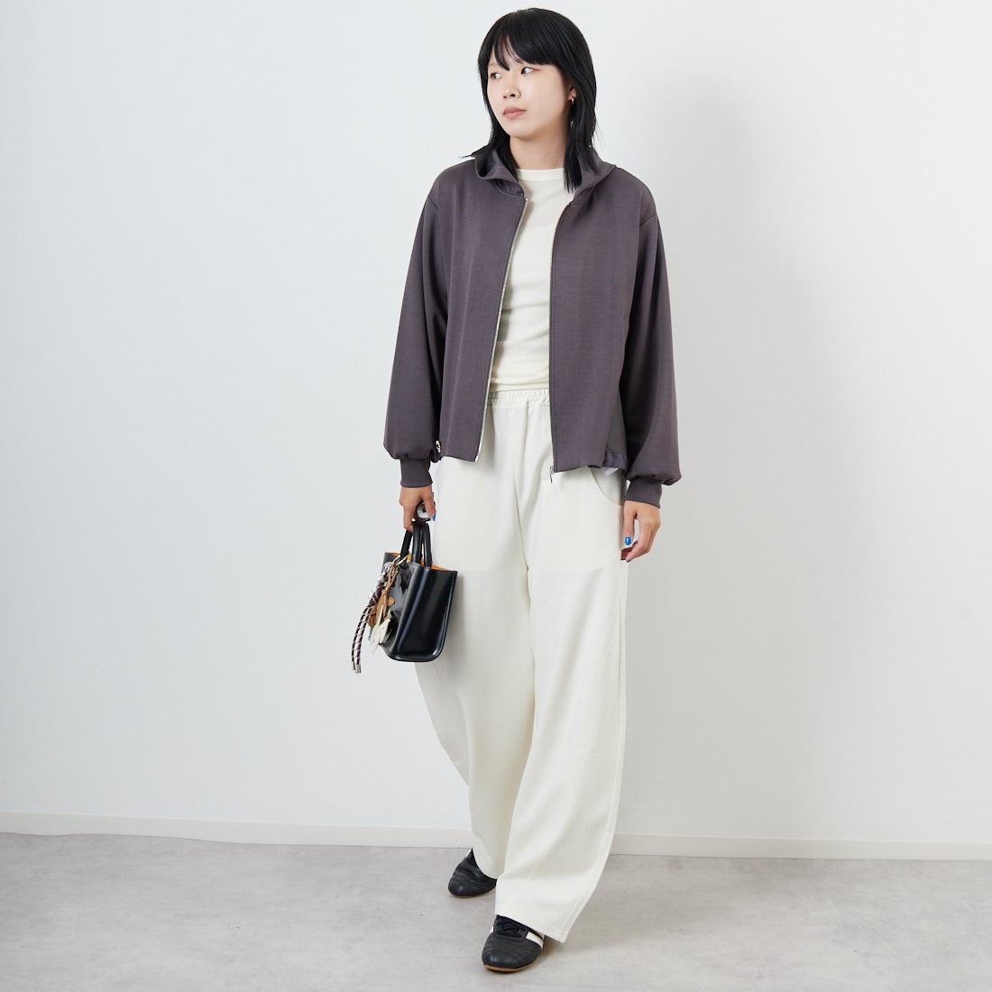 Jeans Factory Clothes [ジーンズファクトリークローズ] ボンディング異素材切替パーカー [21256053] 003 ﾁｬｺｰﾙ &&モデル身長：167cm 着用サイズ：F&&