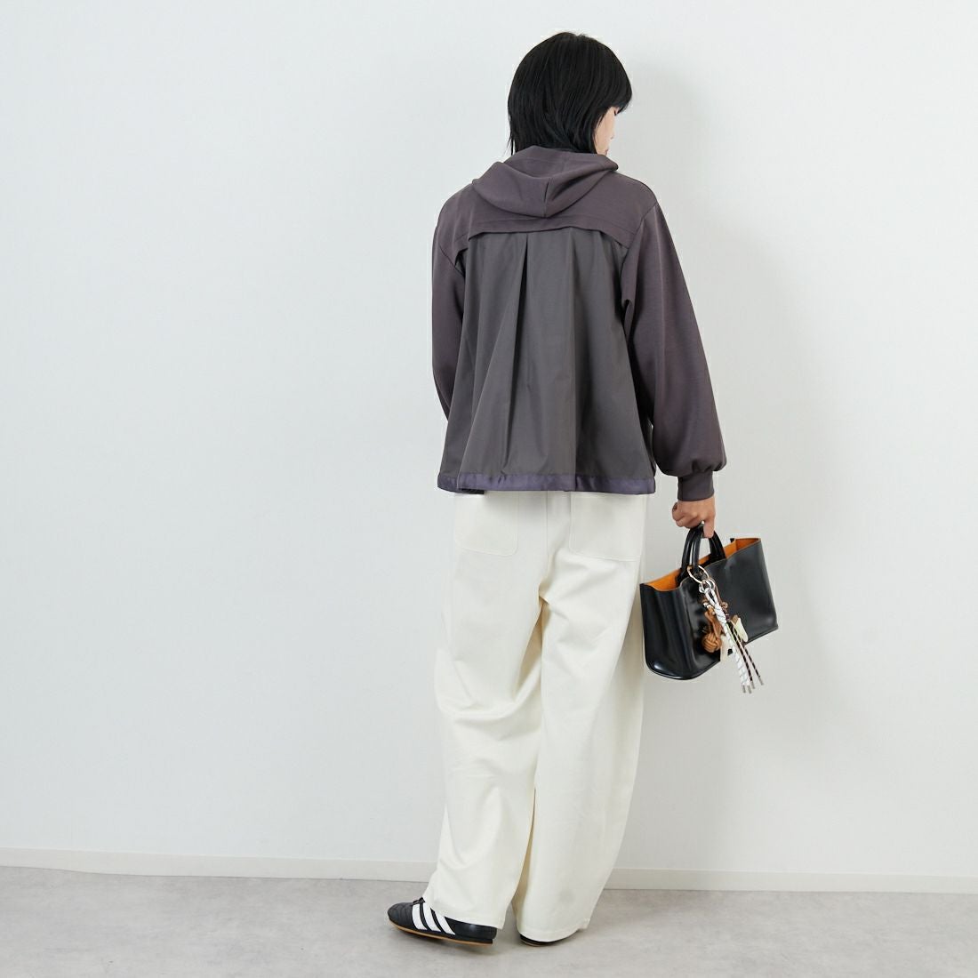 Jeans Factory Clothes [ジーンズファクトリークローズ] ボンディング異素材切替パーカー [21256053] 003 ﾁｬｺｰﾙ &&モデル身長：167cm 着用サイズ：F&&