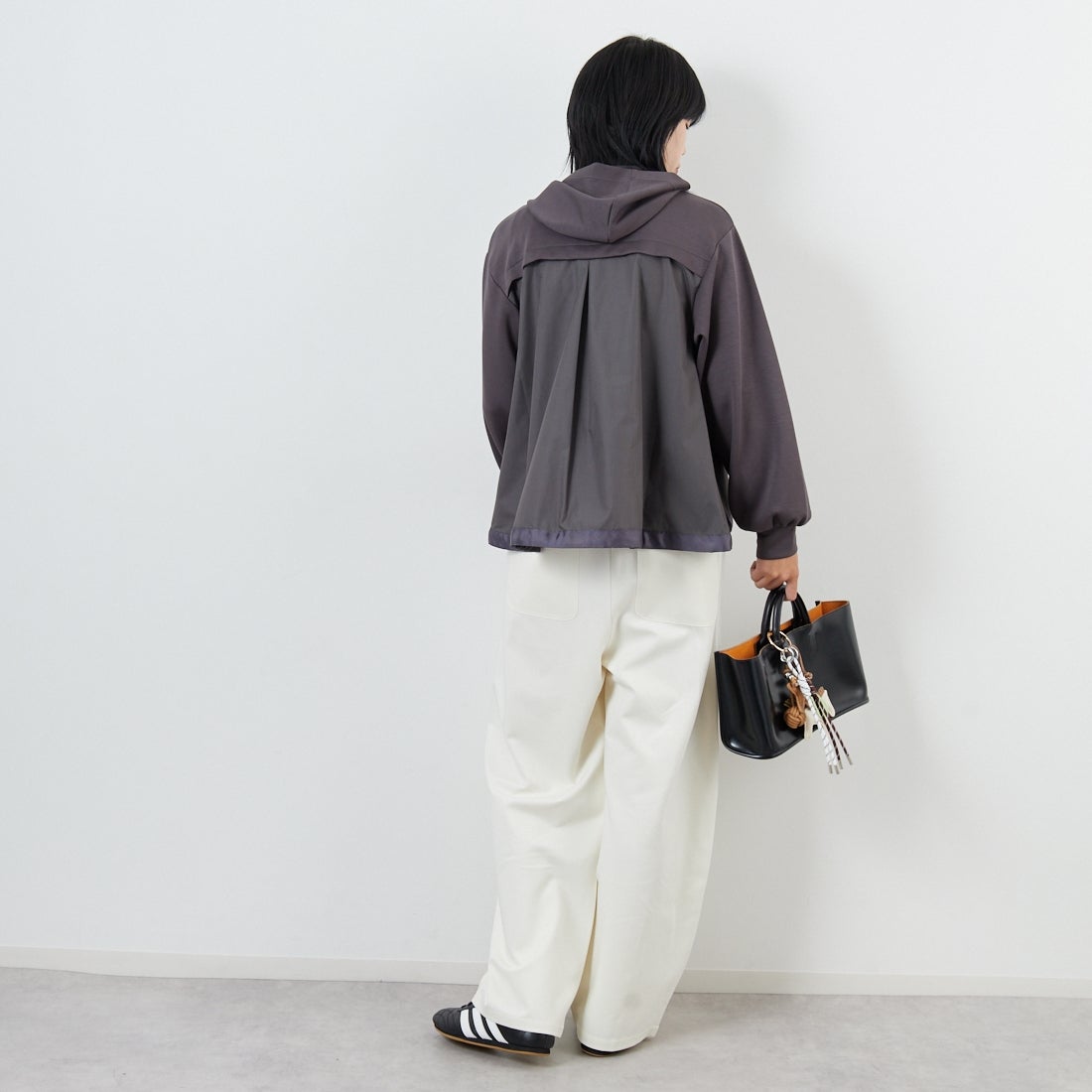 Jeans Factory Clothes [ジーンズファクトリークローズ] ボンディング異素材切替パーカー [21256053] 003 ﾁｬｺｰﾙ &&モデル身長：167cm 着用サイズ：F&&