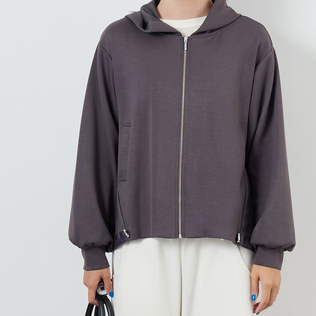 Jeans Factory Clothes [ジーンズファクトリークローズ] ボンディング異素材切替パーカー [21256053] 003 ﾁｬｺｰﾙ &&モデル身長：167cm 着用サイズ：F&&