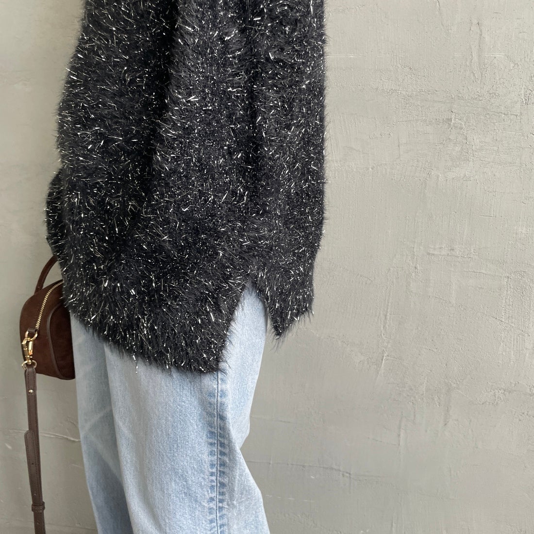nenom [ネノム] 2WAYラメシャギーニットベスト [NE25131032] 09 BLACK &&モデル身長：150cm 着用サイズ：F&&