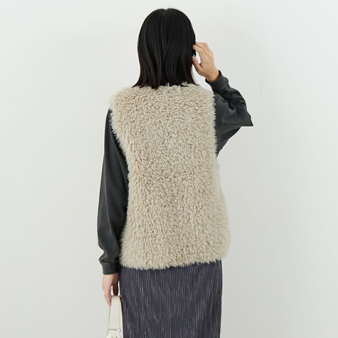 Jeans Factory Clothes [ジーンズファクトリークローズ] プードルファーベスト [330025] 153 ﾍﾞｰｼﾞｭ &&モデル身長：162cm 着用サイズ：F&&