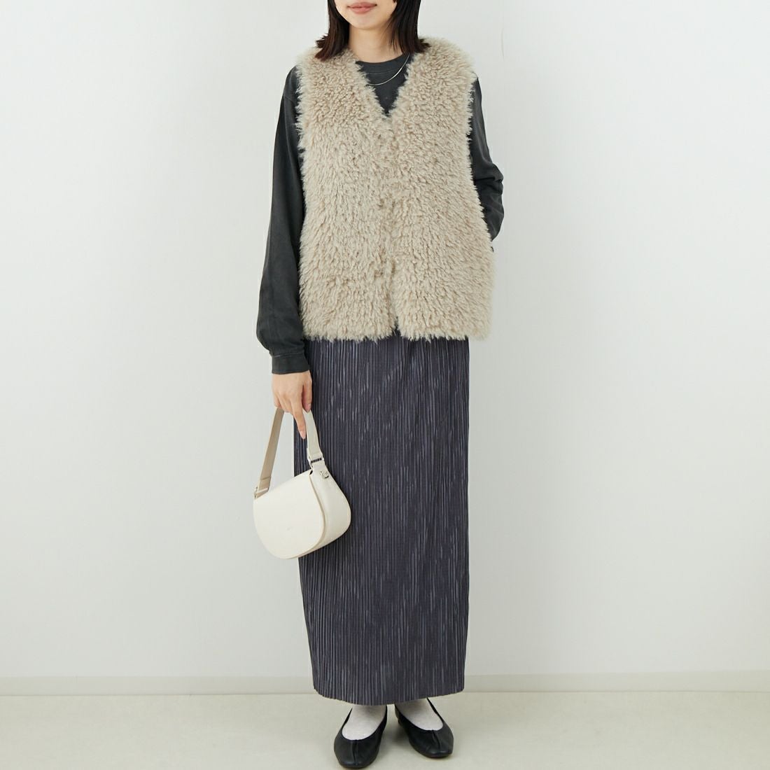 Jeans Factory Clothes [ジーンズファクトリークローズ] プードルファーベスト [330025] 153 ﾍﾞｰｼﾞｭ &&モデル身長：162cm 着用サイズ：F&&