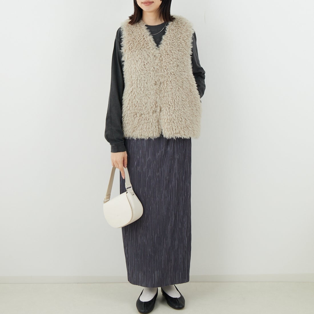 Jeans Factory Clothes [ジーンズファクトリークローズ] プードルファーベスト [330025] 153 ﾍﾞｰｼﾞｭ &&モデル身長：162cm 着用サイズ：F&&