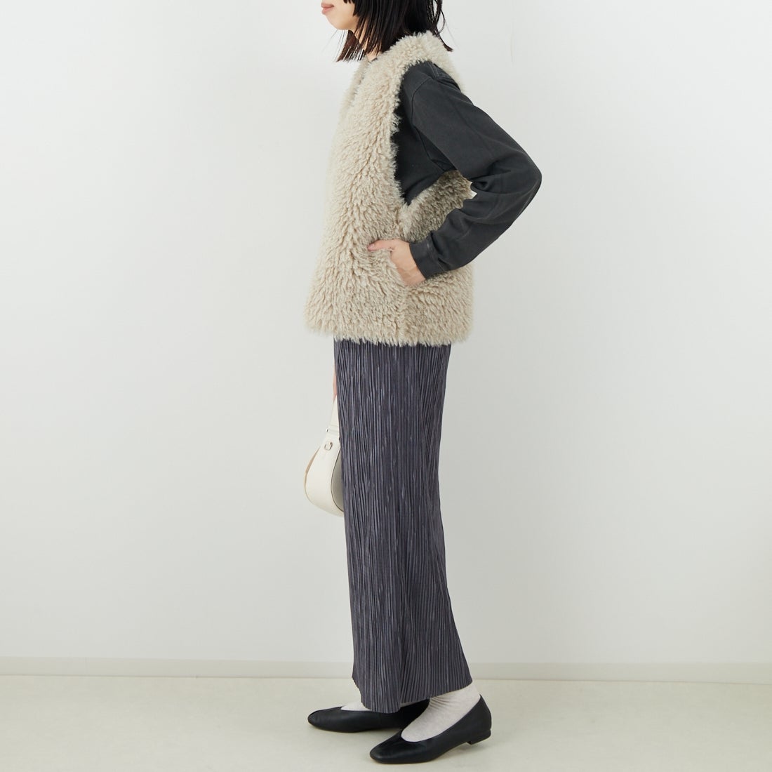 Jeans Factory Clothes [ジーンズファクトリークローズ] プードルファーベスト [330025] 153 ﾍﾞｰｼﾞｭ &&モデル身長：162cm 着用サイズ：F&&