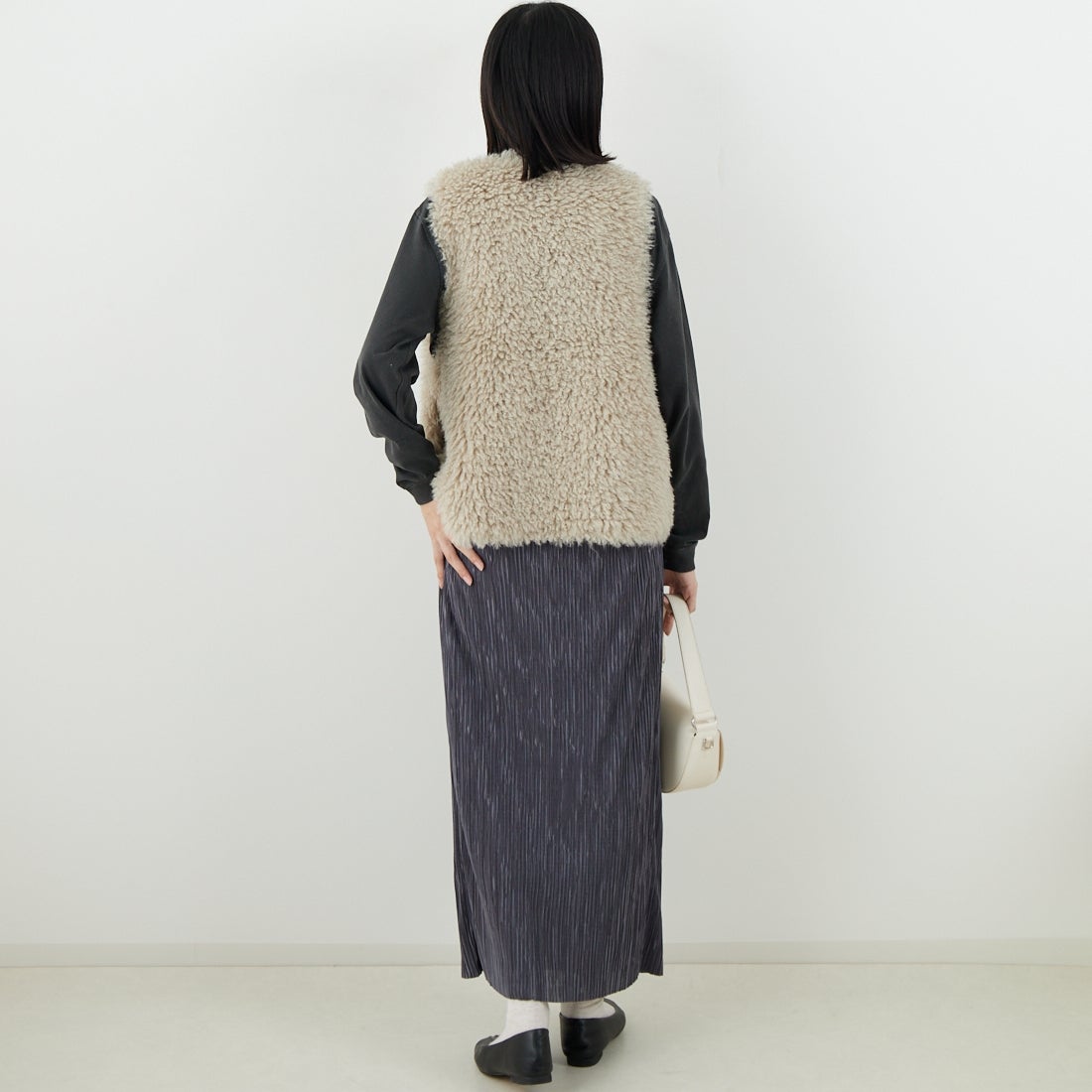 Jeans Factory Clothes [ジーンズファクトリークローズ] プードルファーベスト [330025] 153 ﾍﾞｰｼﾞｭ &&モデル身長：162cm 着用サイズ：F&&