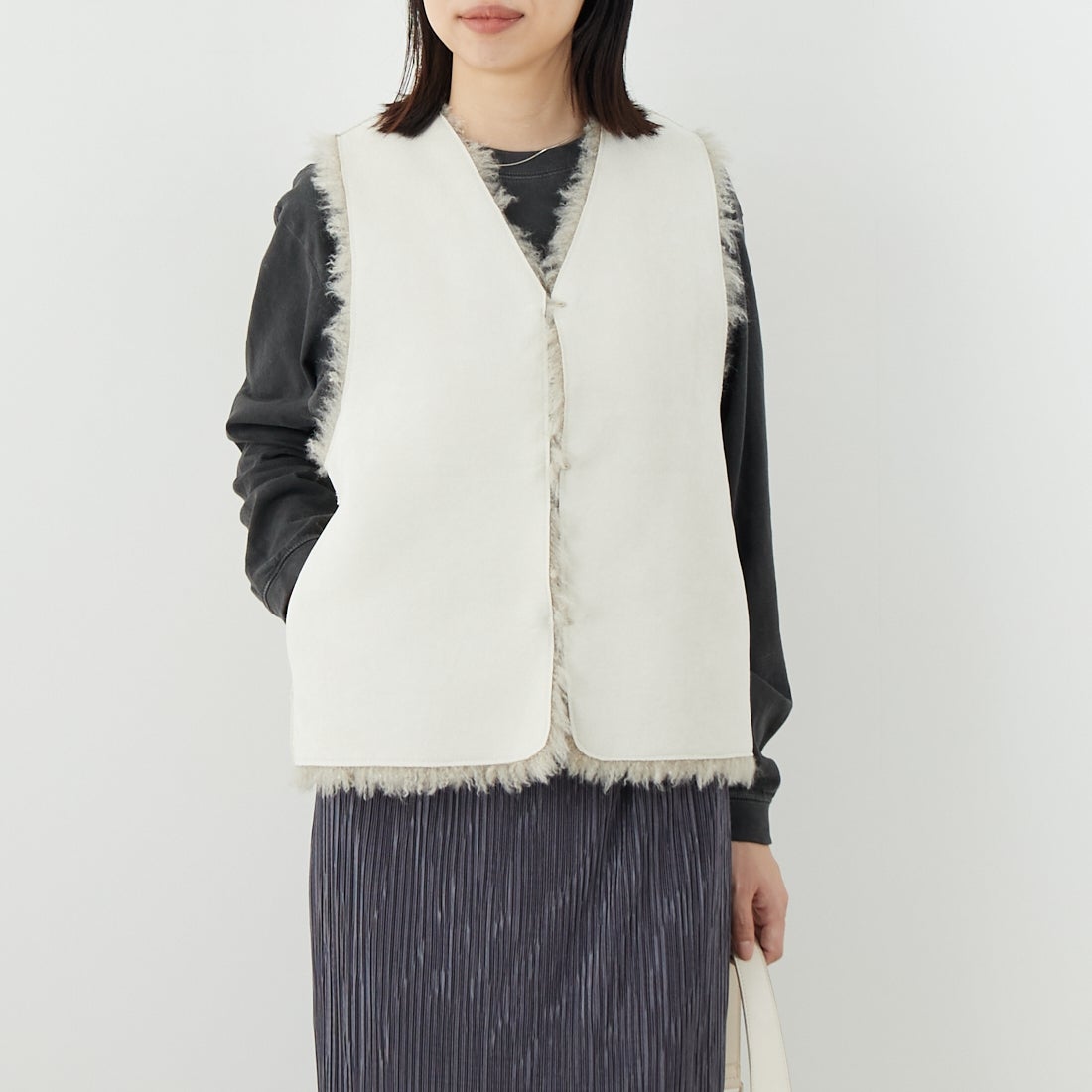 Jeans Factory Clothes [ジーンズファクトリークローズ] プードルファーベスト [330025] 153 ﾍﾞｰｼﾞｭ &&モデル身長：162cm 着用サイズ：F&&