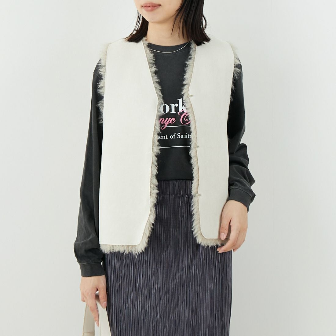 Jeans Factory Clothes [ジーンズファクトリークローズ] プードルファーベスト [330025] 153 ﾍﾞｰｼﾞｭ &&モデル身長：162cm 着用サイズ：F&&