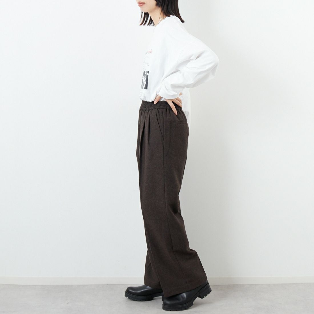 Noir Fabrik [ヌワールファブリック] イージーフレアパンツ [IN16-PT-5] BROWN &&モデル身長：162cm 着用サイズ：S&&