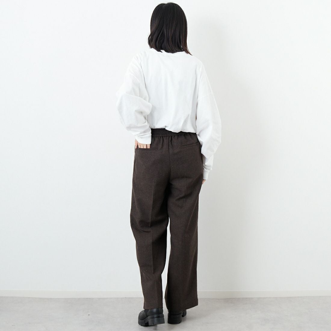 Noir Fabrik [ヌワールファブリック] イージーフレアパンツ [IN16-PT-5] BROWN &&モデル身長：162cm 着用サイズ：S&&