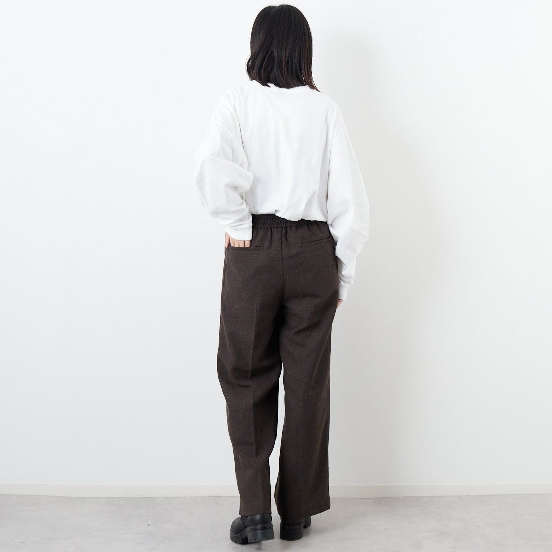 Noir Fabrik [ヌワールファブリック] イージーフレアパンツ [IN16-PT-5] BROWN &&モデル身長：162cm 着用サイズ：S&&