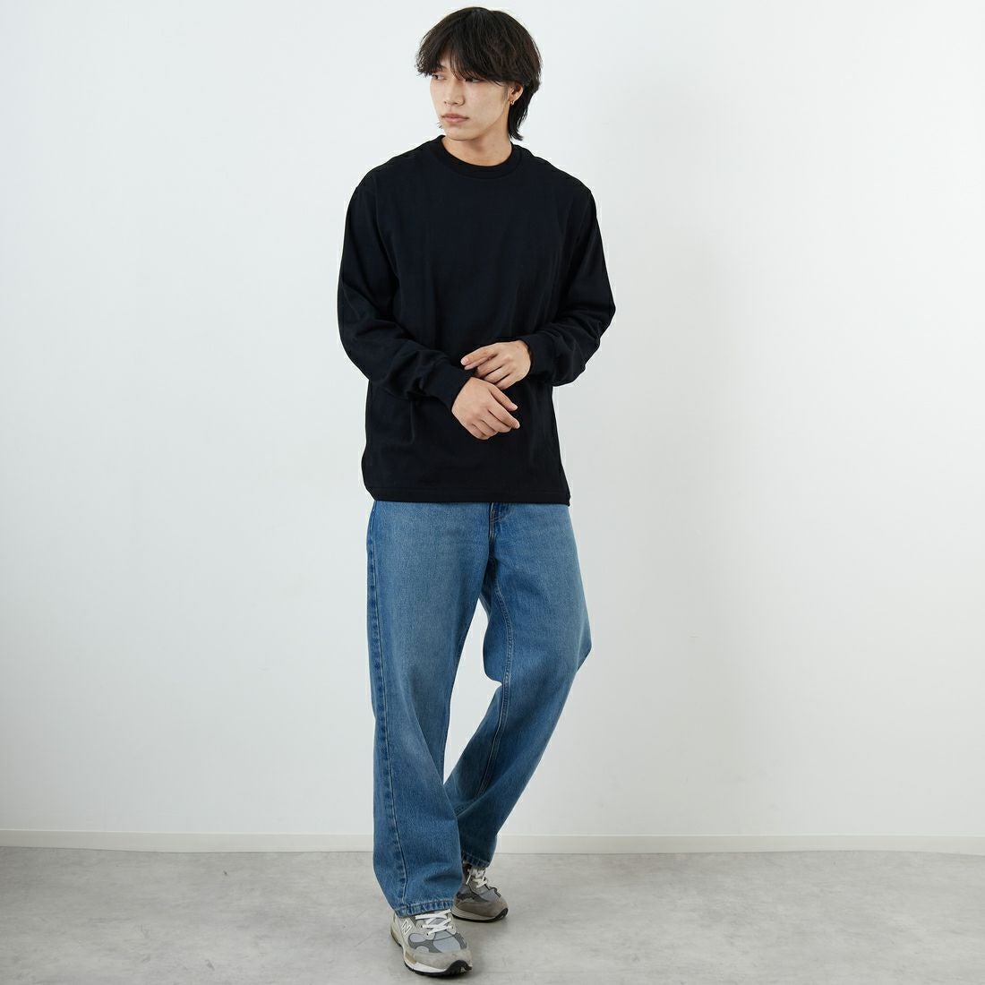 Hanes [ヘインズ] KURO クルーネックロングスリーブTシャツ [HM4-C201] 090 ﾌﾞﾗｯｸ &&モデル身長：179cm 着用サイズ：XL&&
