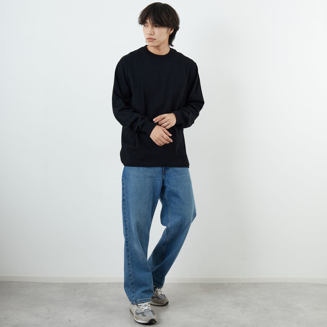 Hanes [ヘインズ] KURO クルーネックロングスリーブTシャツ [HM4-C201] 090 ﾌﾞﾗｯｸ &&モデル身長：179cm 着用サイズ：XL&&