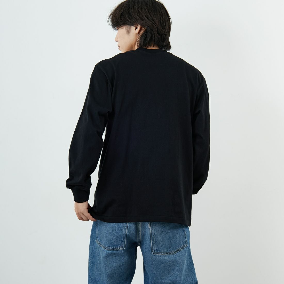 Hanes [ヘインズ] KURO クルーネックロングスリーブTシャツ [HM4-C201] 090 ﾌﾞﾗｯｸ &&モデル身長：179cm 着用サイズ：XL&&