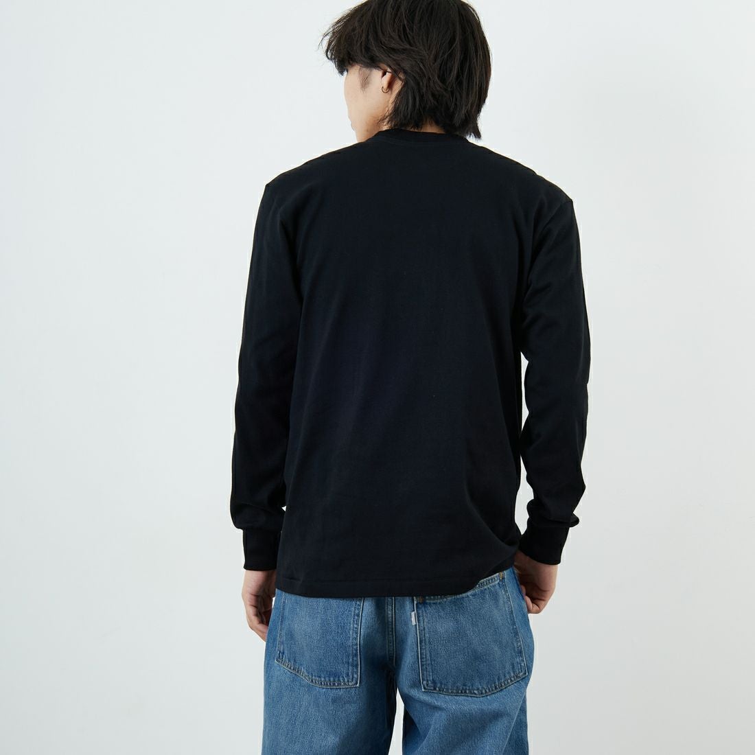 Hanes [ヘインズ] KURO クルーネックロングスリーブTシャツ [HM4-C201] 090 ﾌﾞﾗｯｸ &&モデル身長：179cm 着用サイズ：L&&