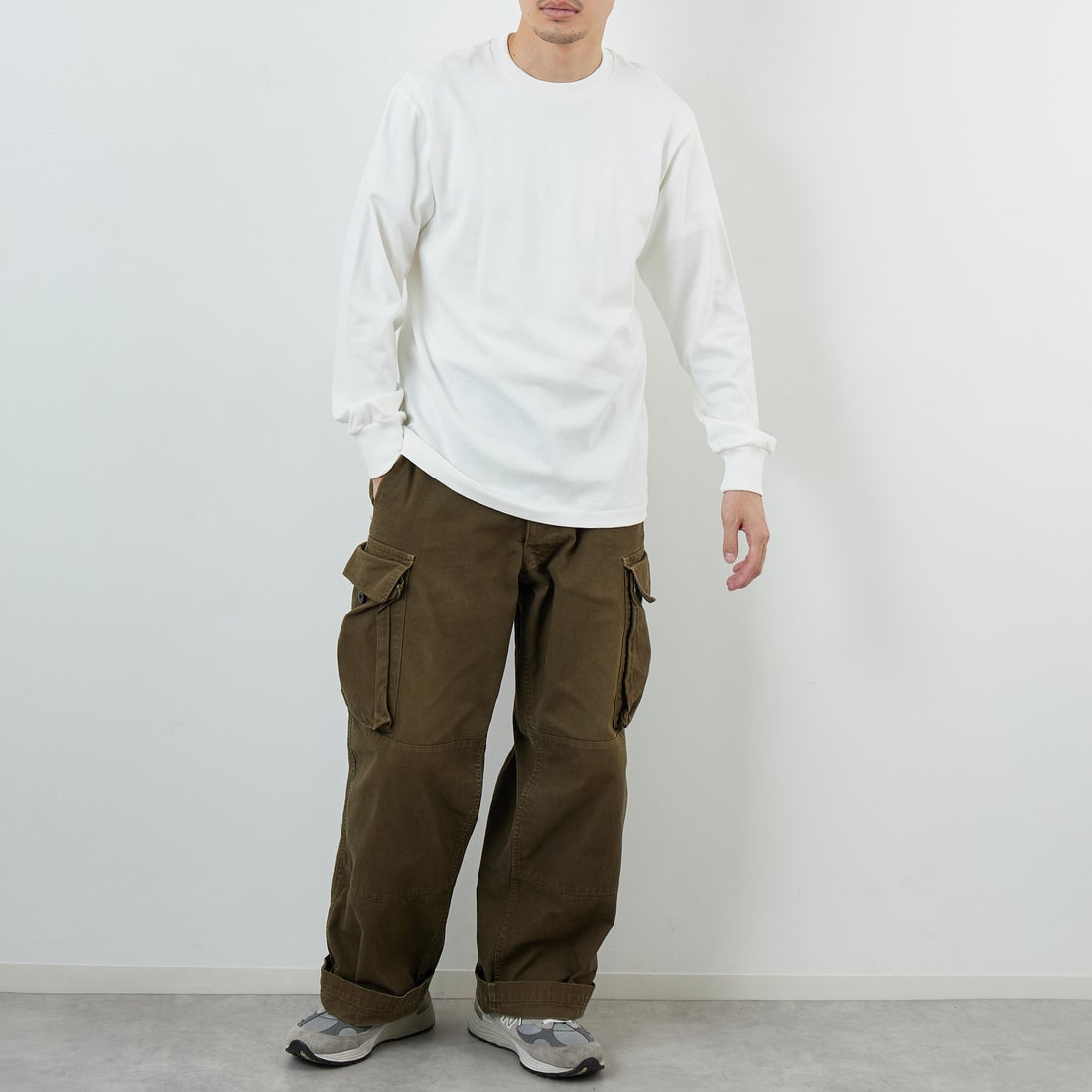 Hanes [ヘインズ] SHIRO クルーネックロングスリーブTシャツ [HM4-A201] 010 ﾎﾜｲﾄ &&モデル身長：168cm 着用サイズ：M&&
