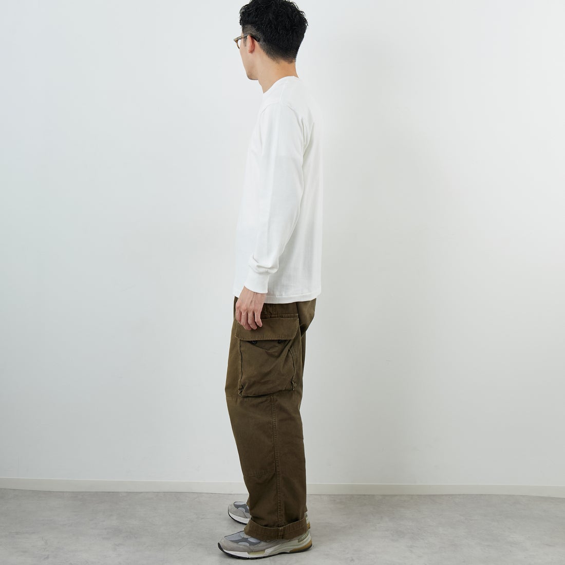 Hanes [ヘインズ] SHIRO クルーネックロングスリーブTシャツ [HM4-A201] 010 ﾎﾜｲﾄ &&モデル身長：168cm 着用サイズ：M&&