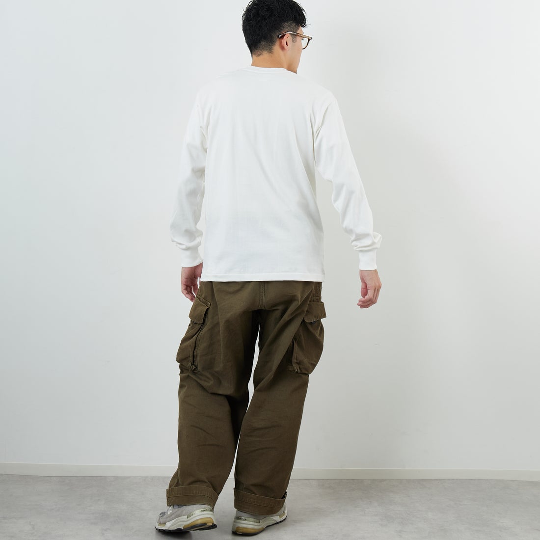 Hanes [ヘインズ] SHIRO クルーネックロングスリーブTシャツ [HM4-A201] 010 ﾎﾜｲﾄ &&モデル身長：168cm 着用サイズ：M&&